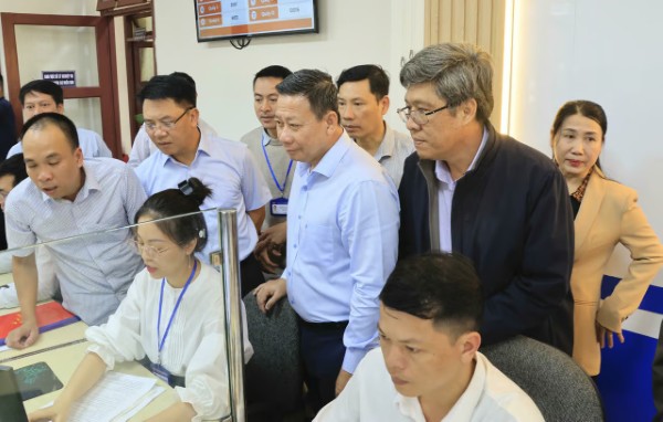 Khẩn trương tháo gỡ vướng mắc, bảo đảm thủ tục hành chính thân thiện nhất